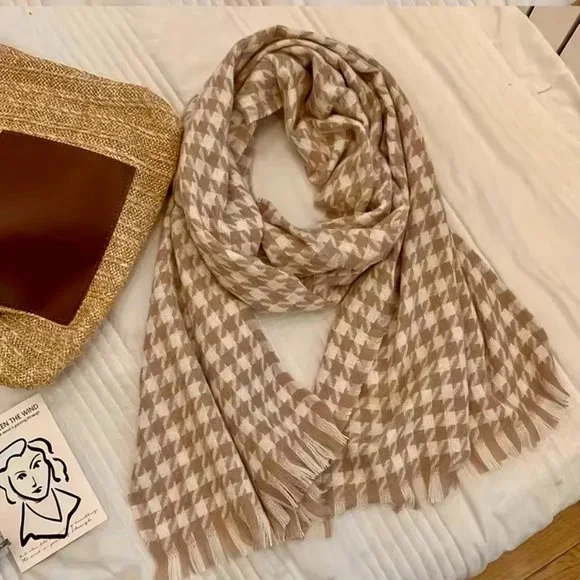 Set of 3 Houndstooth Fringe Scarves / NWOT - Picture 9 of 11